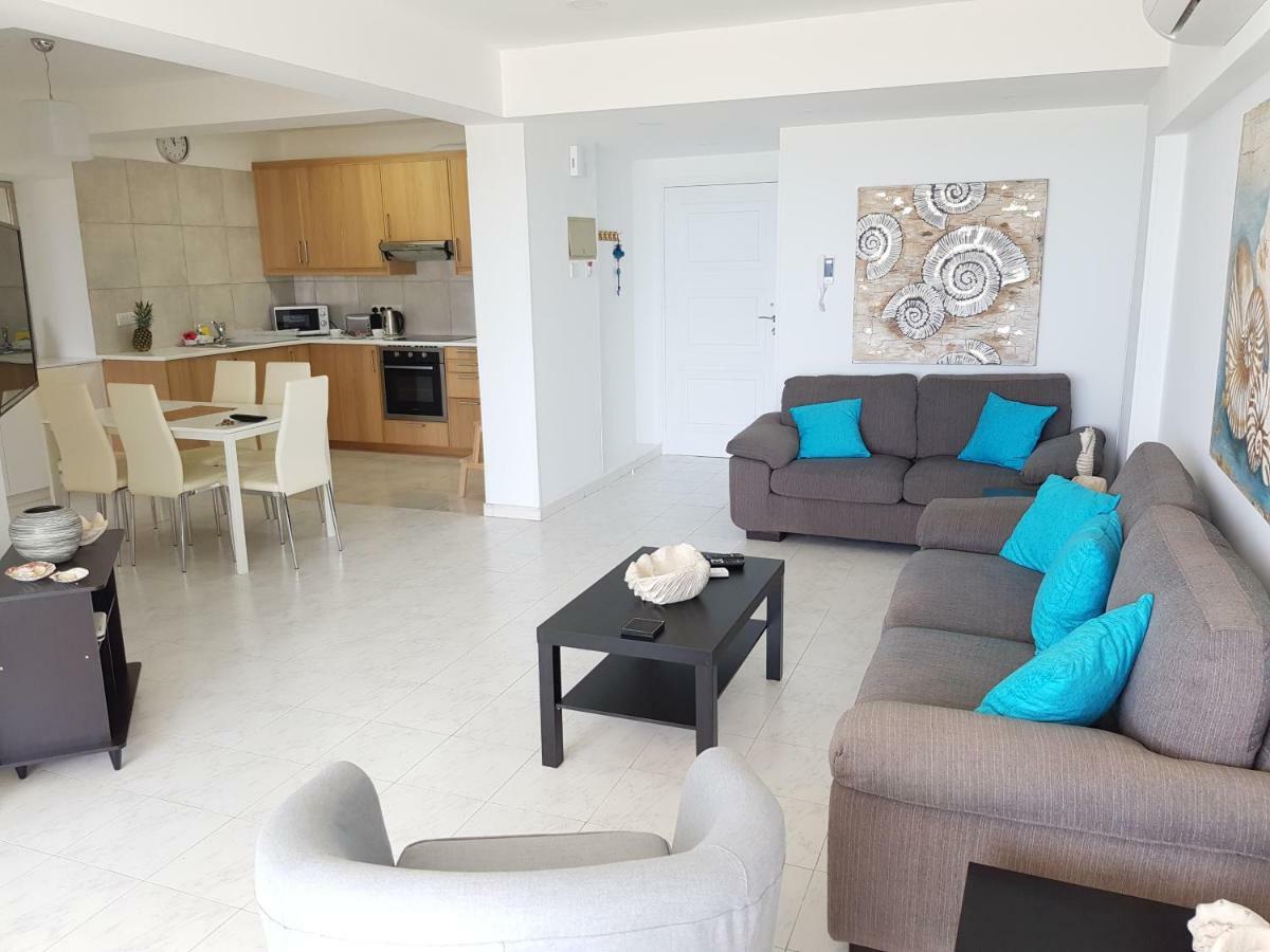 Haig'S Dream Flat On The Beach Larnaca Dış mekan fotoğraf